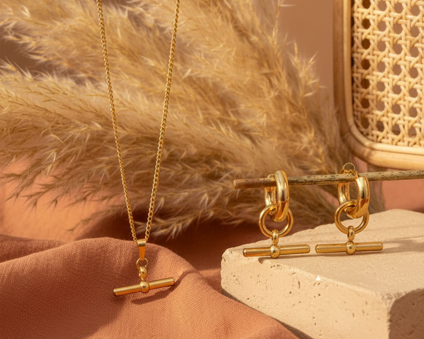 T-Bar Pendant Necklace Gold
